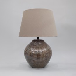 MIO ΦΩΤΙΣΤΙΚΟ ΕΠΙΤΡΑΠΕΖΙΟ 32.5x32.5x46cm ΚΕΡΑΜΙΚΟ ΚΑΦΕ ΜΠΕΖ ΥΦΑΣΜΑ ΚΑΦΕ ΜΠΕΖ